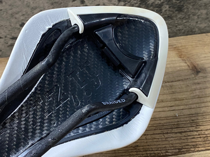 KJ059 フィジーク fizik アリオネ ARIONE R1 サドル 白 カーボンレール
