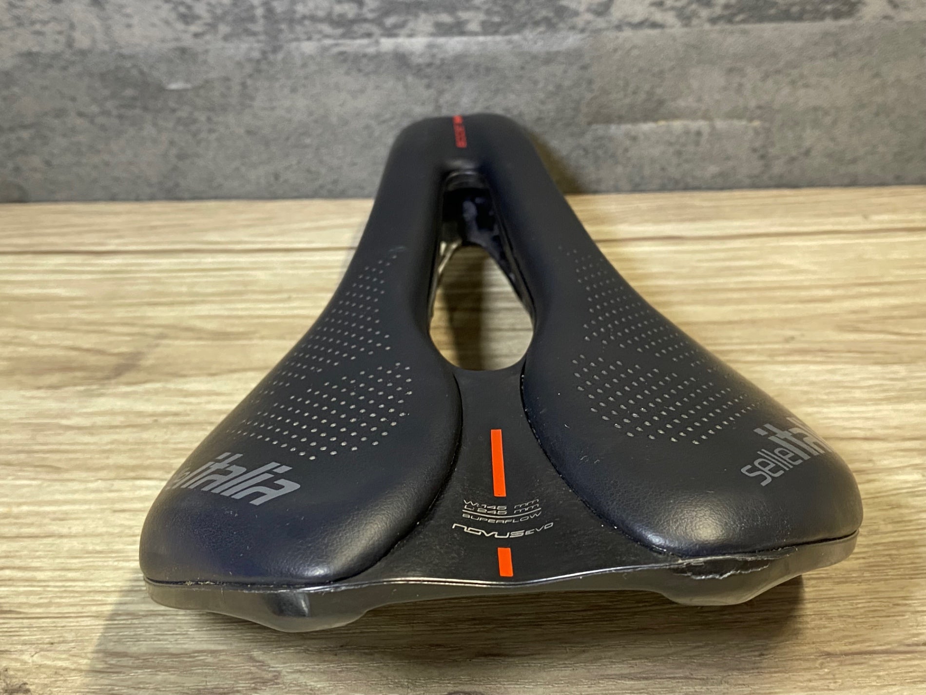JR674 セライタリア SELLE ITALIA NOVUS BOOST EVO サドル 黒 カーボン