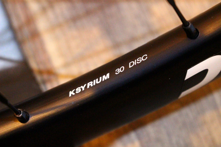 未使用 マヴィック MAVIC キシリウム ディスク KSYRIUM 30 DISC アルミ チューブレス ホイールセット シマノ12S/11S 【名古屋店】