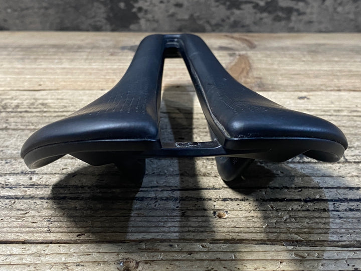 KD672 BONTRAGER AEOLUS PRO サドル 145mm幅 カーボンレール
