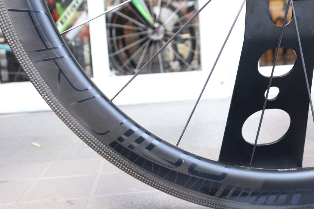 DT SWISS ARC1100 DICUT 48 カーボン チューブレス ホイールセット