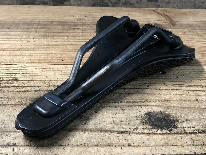 KB504 フィジーク fizik アンタレス ANTARES VERSUS EVO R1 Adaptive サドル カーボンレール 139mm ※後方内部繊維切れ ジャンク