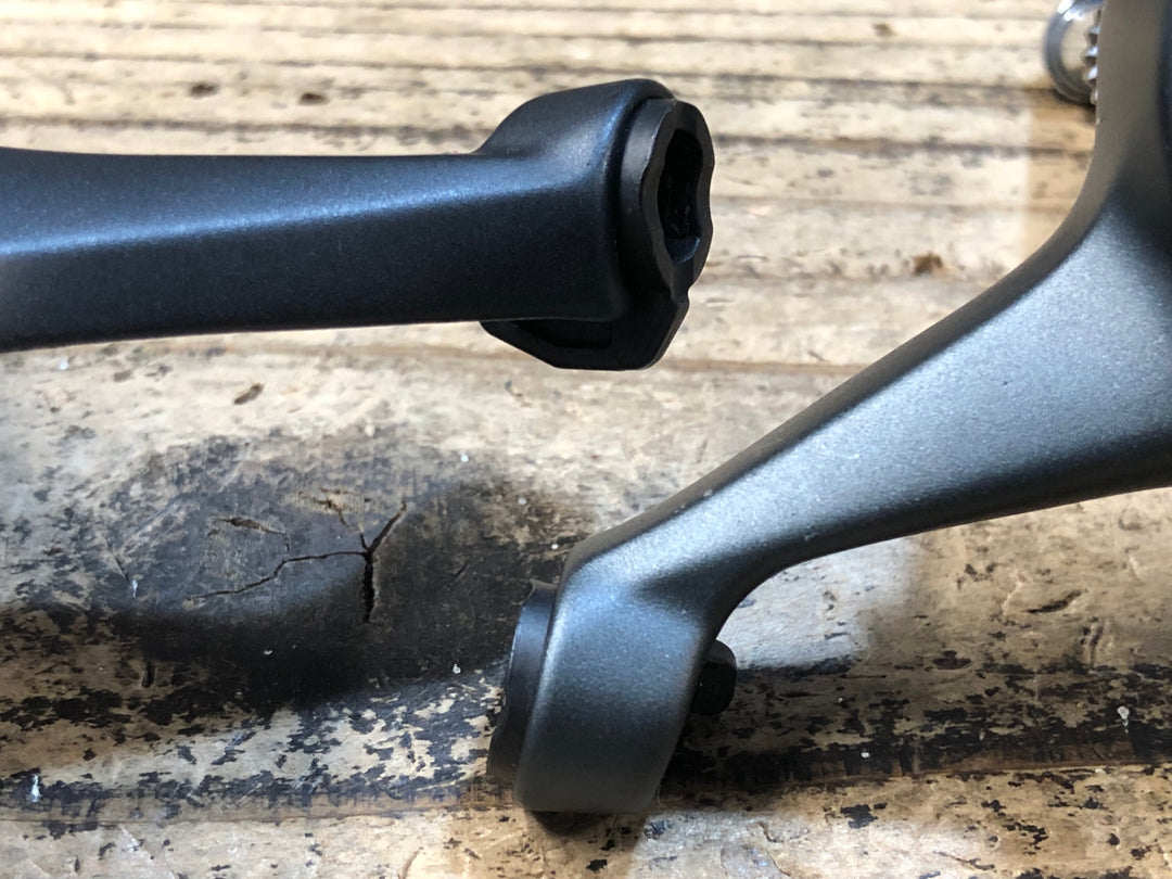 JQ292 シマノ SHIMANO アルテグラ ULTEGRA BR-6700 ブレーキキャリパー 前後セット ※アジャスターボルト シュー欠品