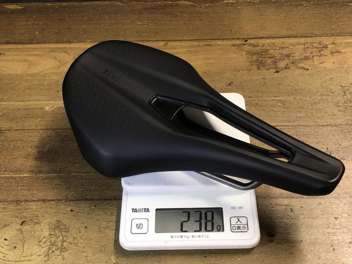 KL928 フィジーク fizik TEMPO ARGO R3 サドル KIUMレール 150mm