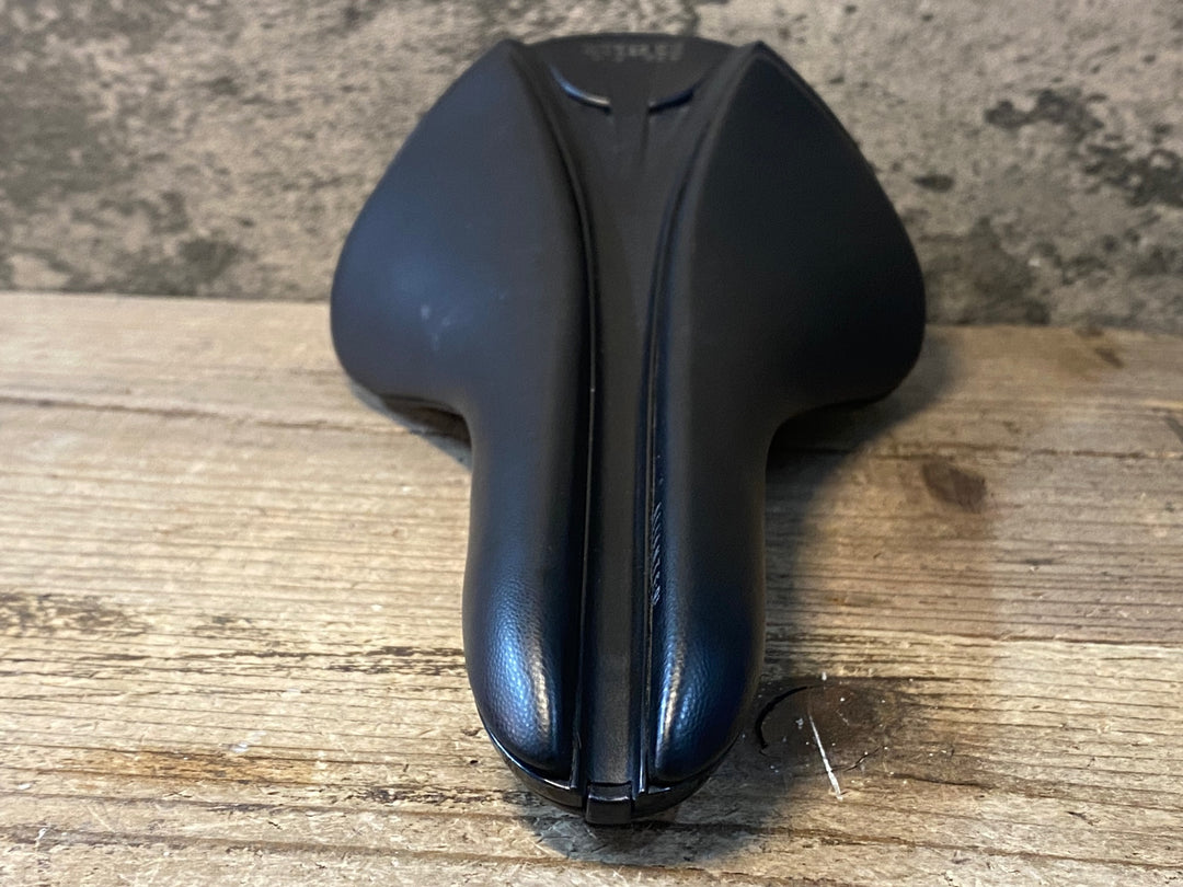JO403 フィジーク fizik アリアンテR3 fizik VERSUS EVO サドル Kiumレール 132mm