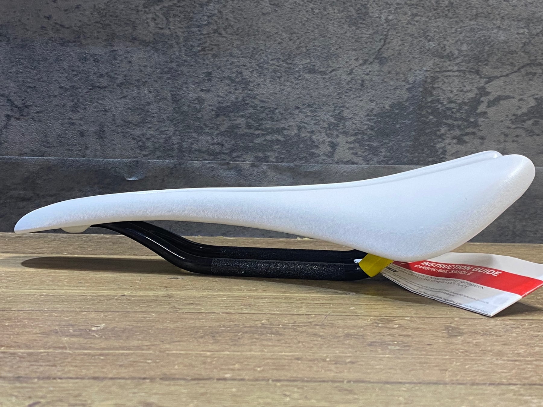 JT776 スペシャライズド SPECIALIZED ROMIN PRO サドル 143mm カーボン