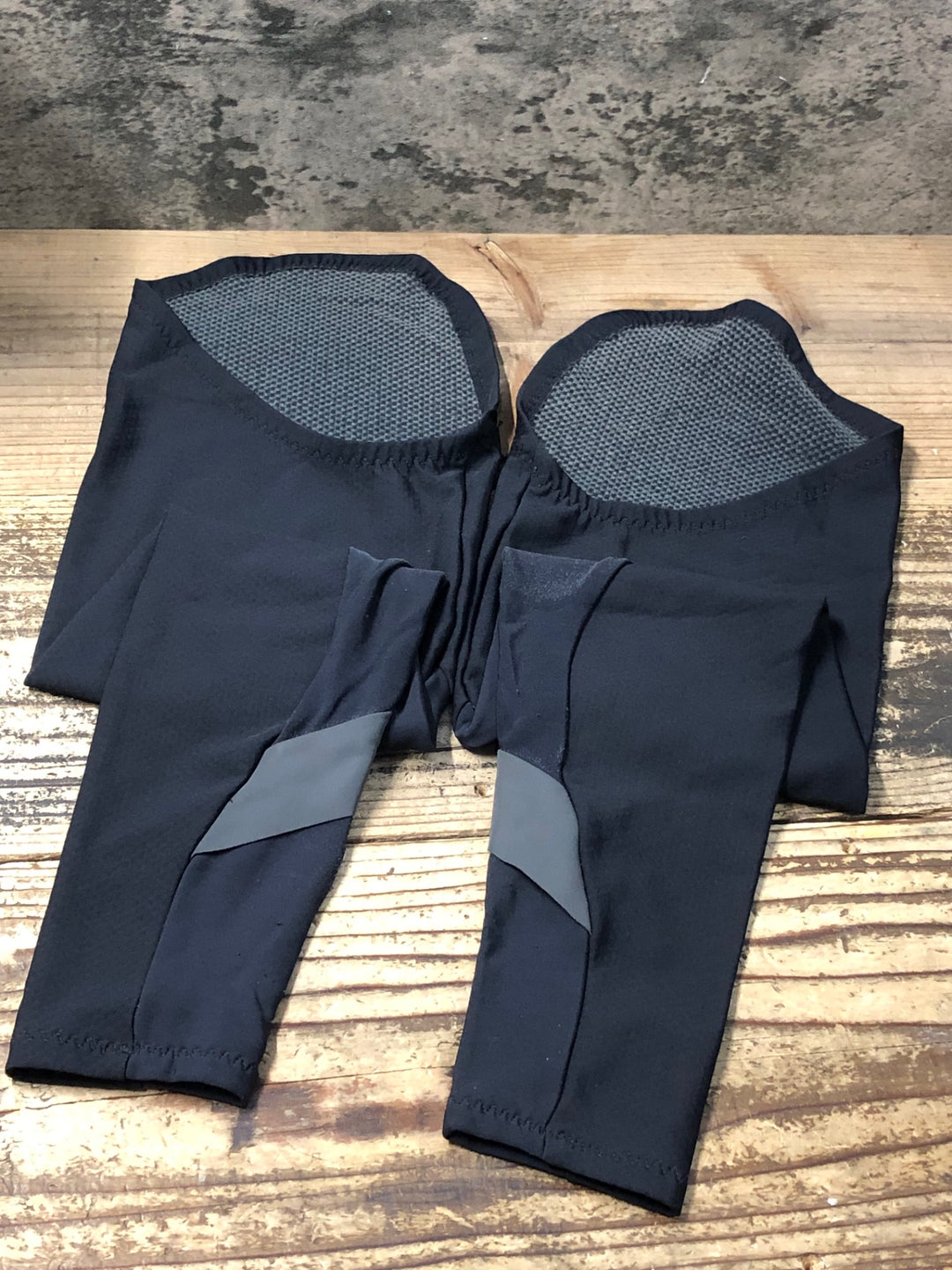 KC826 アソス assos レッグウォーマー 黒 サイズ不明