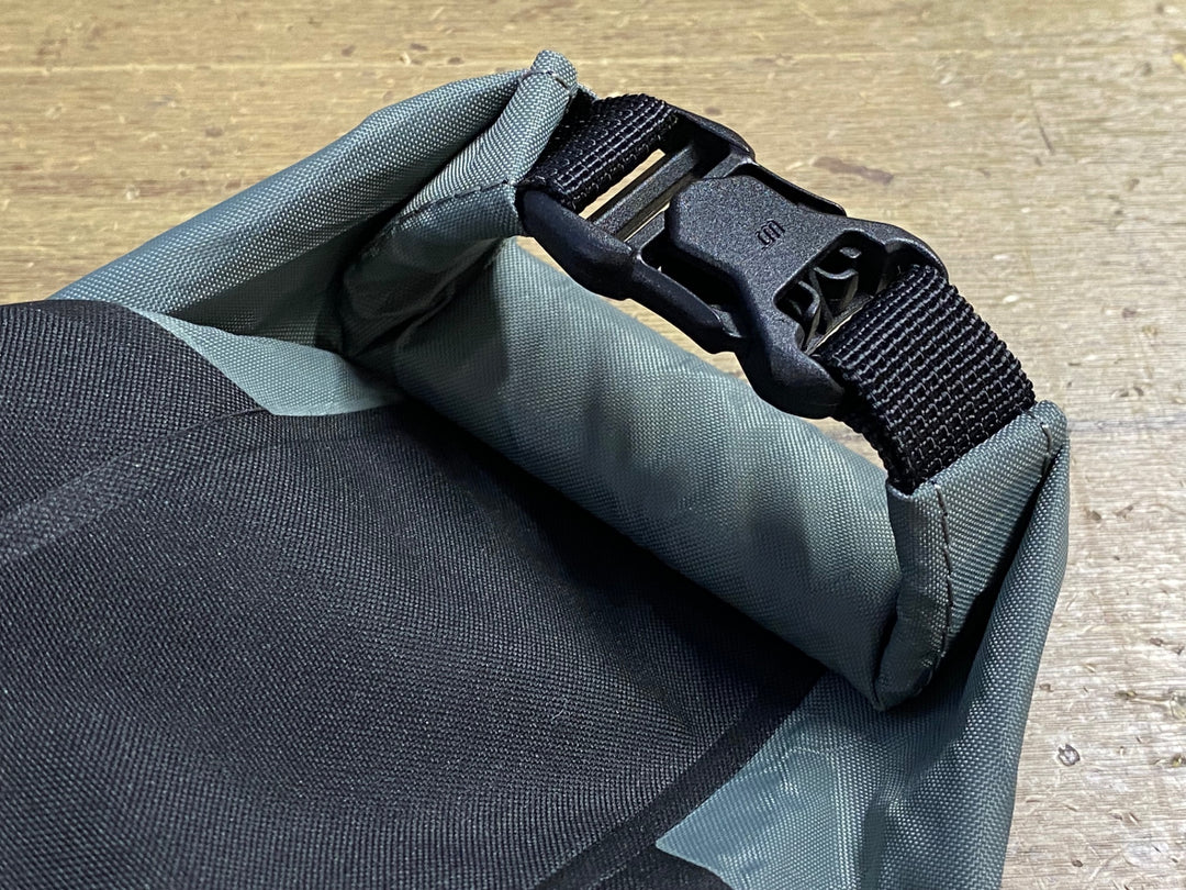 KB166 アピデュラ APIDURA BACKCOUNTRY DOWN TUBE PACK 1.8L ダウンチューブバッグ 黒