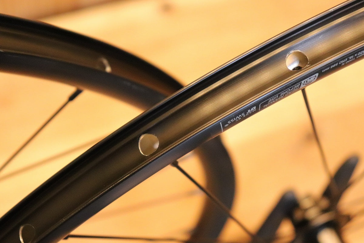 DT SWISS R460 DB アルミ チューブレスレディ ホイールセット シマノ