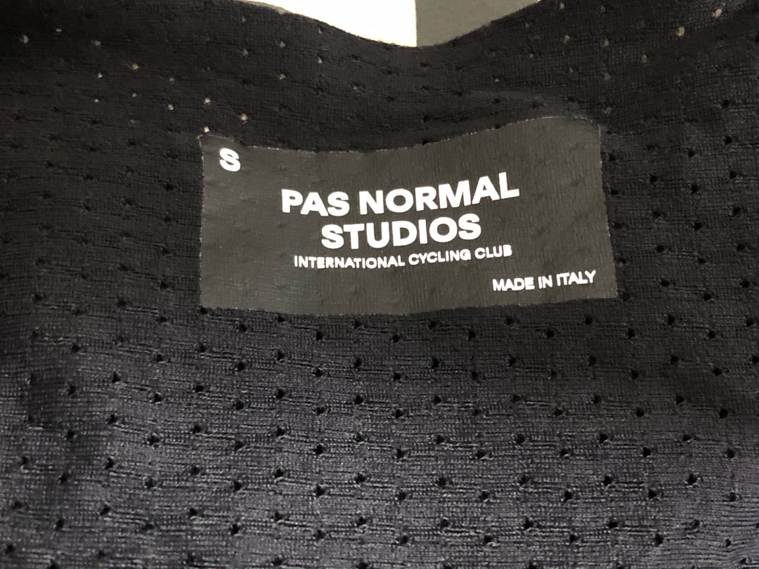 KK147 パスノーマルスタジオ PAS NORMAL STUDIOS MECHANISM DEEP WINTER LOGO BIBS ビブショーツ Sサイズ