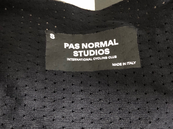 KK147 パスノーマルスタジオ PAS NORMAL STUDIOS MECHANISM DEEP WINTER LOGO BIBS ビブショーツ Sサイズ