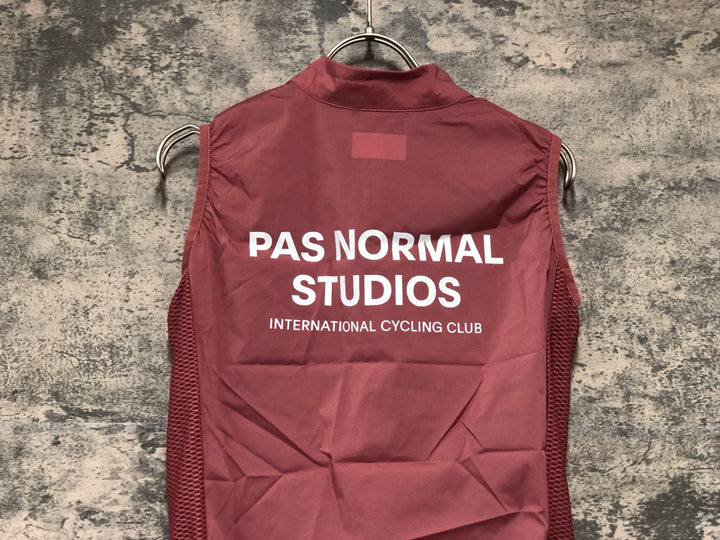 KK159 パスノーマルスタジオ PAS NORMAL STUDIOS MECHANISM STOW AWAY GILET ジレ 赤 M