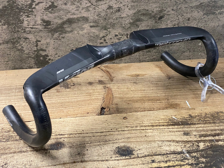 KA659 ヴィジョン VISION metron4D MAS カーボンハンドル Φ31.8 ブラケットC-C390mm ※ステム固定部クラックのためジャンク