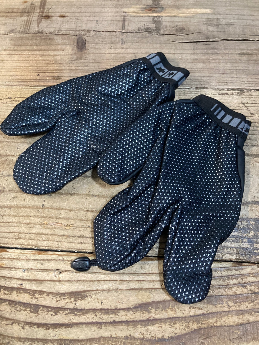 KC814 アソス assos Lobster shell Cycling Grove グローブ 黒 S 裏起毛