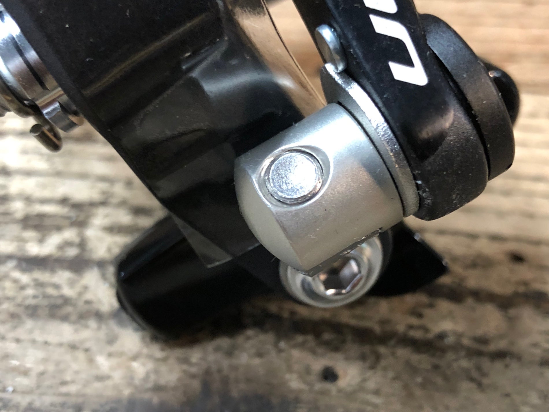 JR409 シマノ SHIMANO アルテグラ ULTEGRA BR-R8110-F ダイレクト