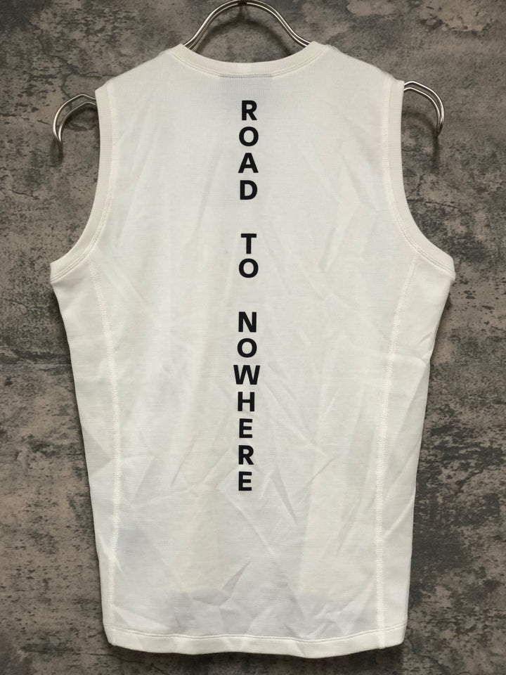 KM713 パスノーマルスタジオ PAS NORMAL STUDIOS MID SLEEVELESS BASELAYER ノースリーブ ベースレイヤー 白 S