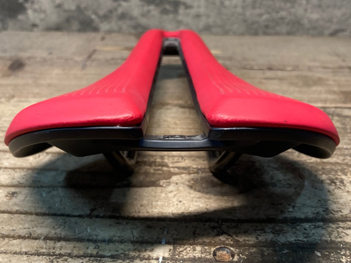 JF956 ボントレガー BONTRAGER アイオロスエリート AEOLUS ELITE サドル 赤 145mm