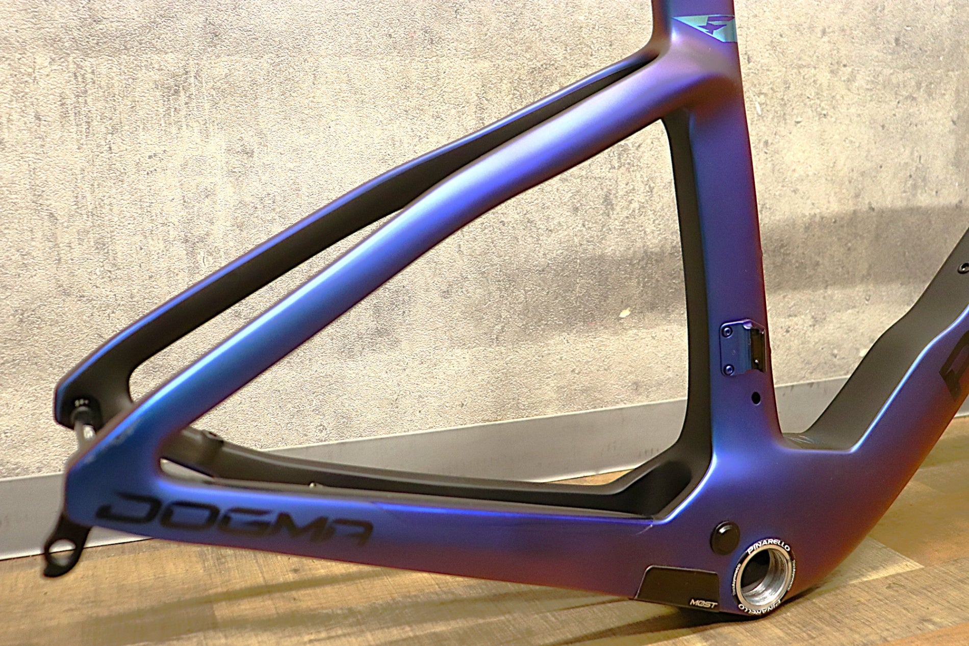 ピナレロ PINARELLO ドグマ NEW DOGMA F 2025 465サイズ カーボン