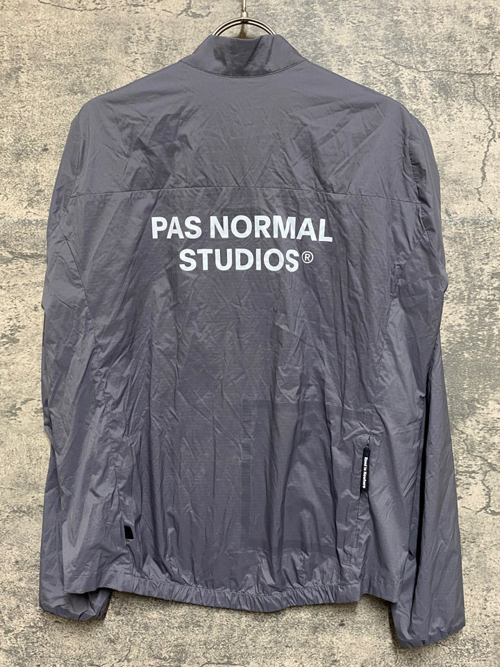 KA516 パスノーマルスタジオ PAS NORMAL STUDIOS ESSENTIAL INSULATED JACKET 長袖 サイクルジャケット グレー M