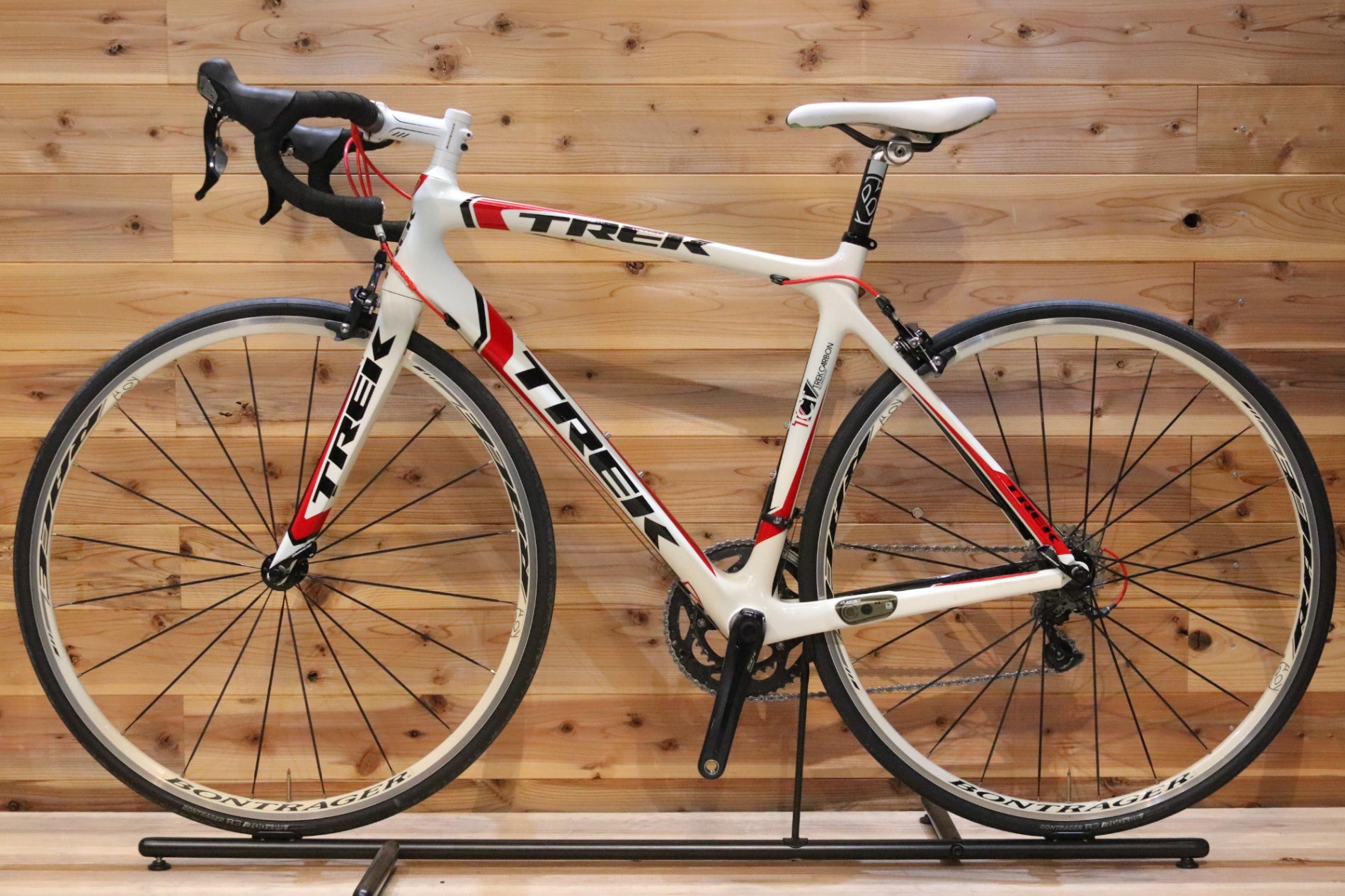 Trek Madone 4.7の自転車フレームセットとシートポストが含まれます。 トレック TREK マドン MADONE 4.7 2011モデル 54サイズ シマノ 105