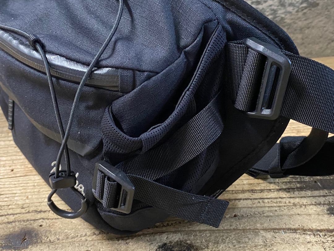 KG663 ラファ Rapha TRAIL HIP PACK ウェストポーチ 黒 汚れ