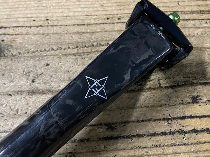 KM693 VOICEVELO VFV Deep-V Seatpost カーボン シートポスト Φ27.2