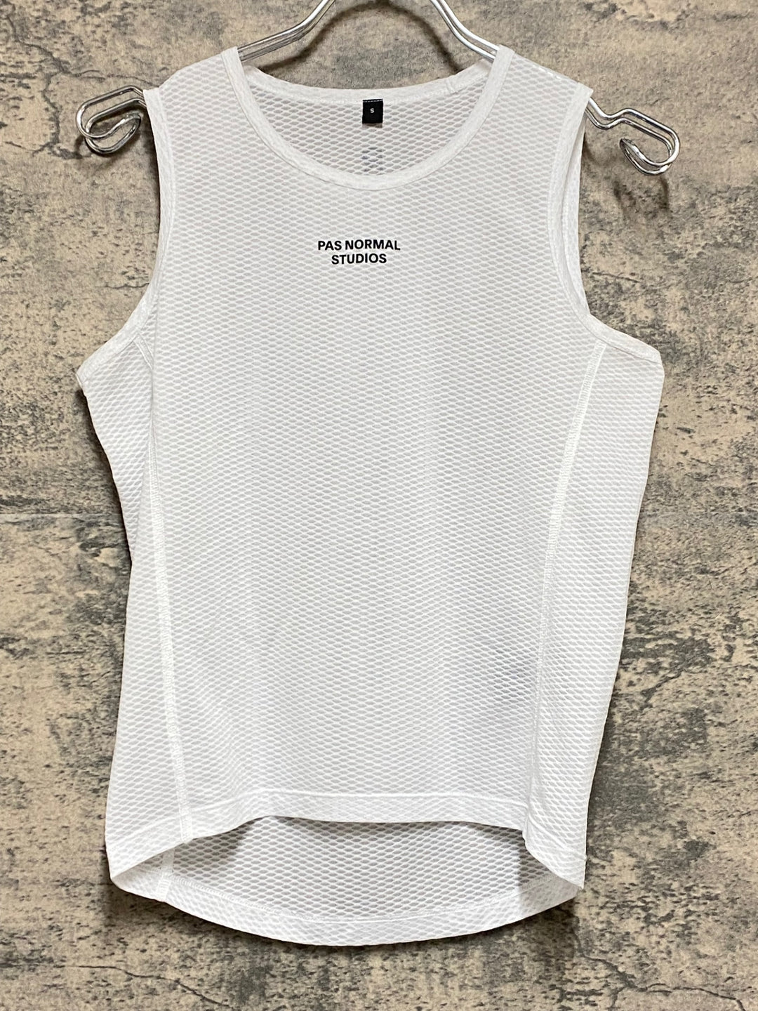 KM709 パスノーマルスタジオ PAS NORMAL STUDIOS SLEEVELESS BASELAYER ノースリーブ ベースレイヤー 白 S メッシュ