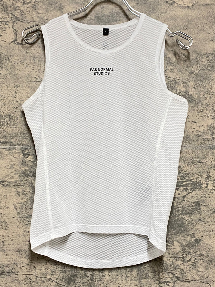 KM709 パスノーマルスタジオ PAS NORMAL STUDIOS SLEEVELESS BASELAYER ノースリーブ ベースレイヤー 白 S メッシュ