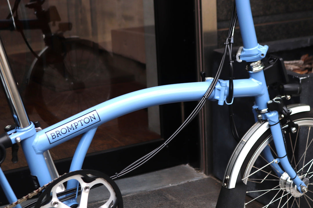 【ハブダイナモ組み！】 ブロンプトン BROMPTON M6R 2021モデル クラウドブルー 16インチ 折り畳み 小径車 【東京南麻布店】