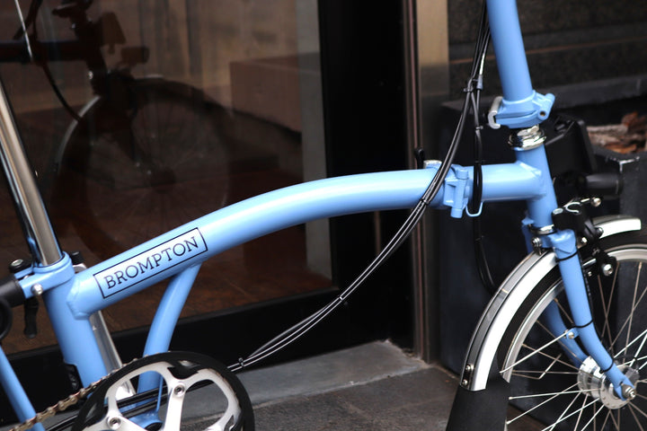 【ハブダイナモ組み！】 ブロンプトン BROMPTON M6R 2021モデル クラウドブルー 16インチ 折り畳み 小径車 【東京南麻布店】