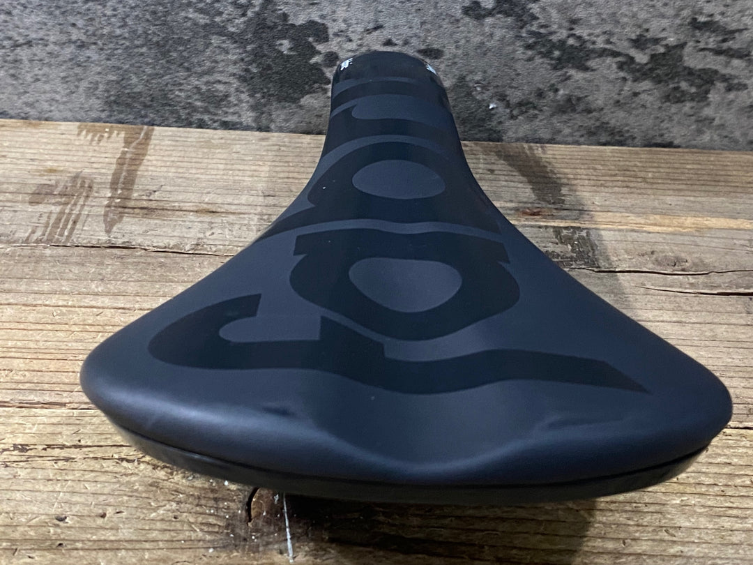 KI083 ファブリック FABRIC SCOOP FLAT PRO サドル 黒 カーボンレール