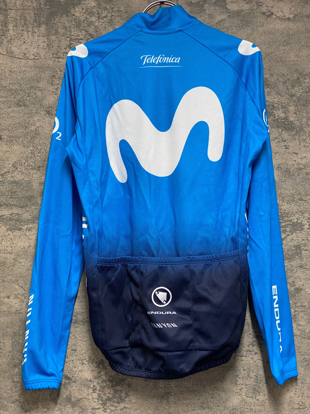 JP956 エンデュラ ENDURA モビスター Movister 長袖サイクルジャージ 青 サイズ不明