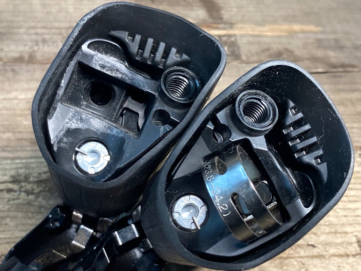 JJ093 シマノ SHIMANO ST-R7020 STIレバー 2x11S ※ブラケット劣化破れ傷,パーツ欠品,固定部えぐれの為ジャンク