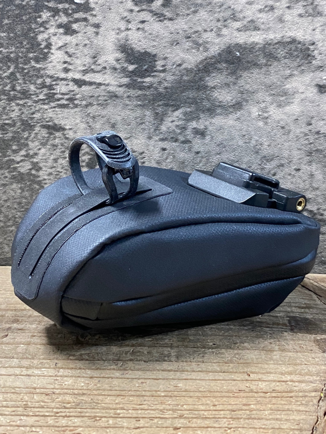KB675 トレック TREK ブレンダー BLENDR サドルバッグ 防水 黒