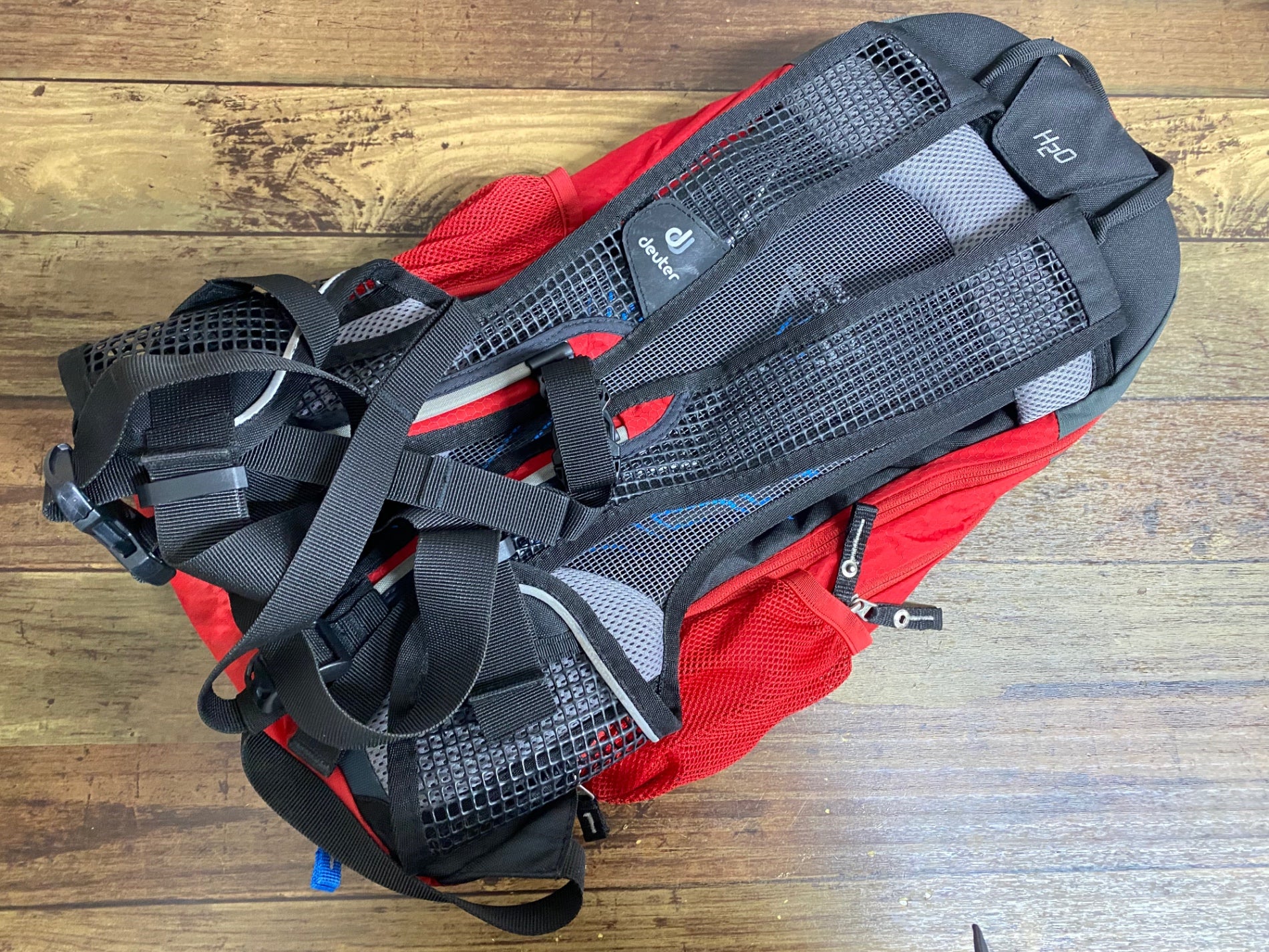 KA695 ドイター deuter RACE EXP AIR リュック 赤 – BICI AMORE ONLINE