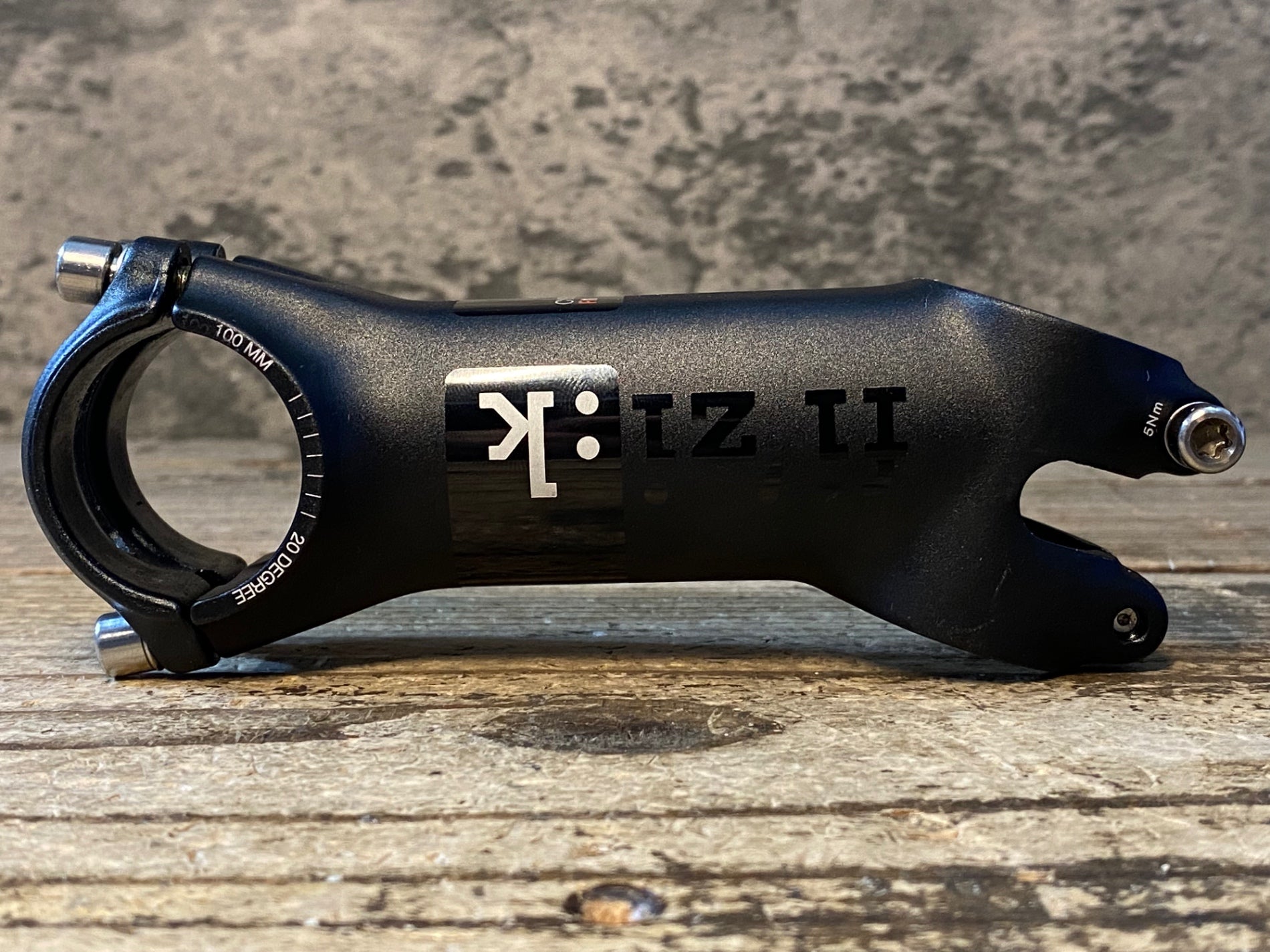 JX345 フィジーク fizik シラノ CYRANO R1 アルミステム 黒 Φ31.8 OS 7