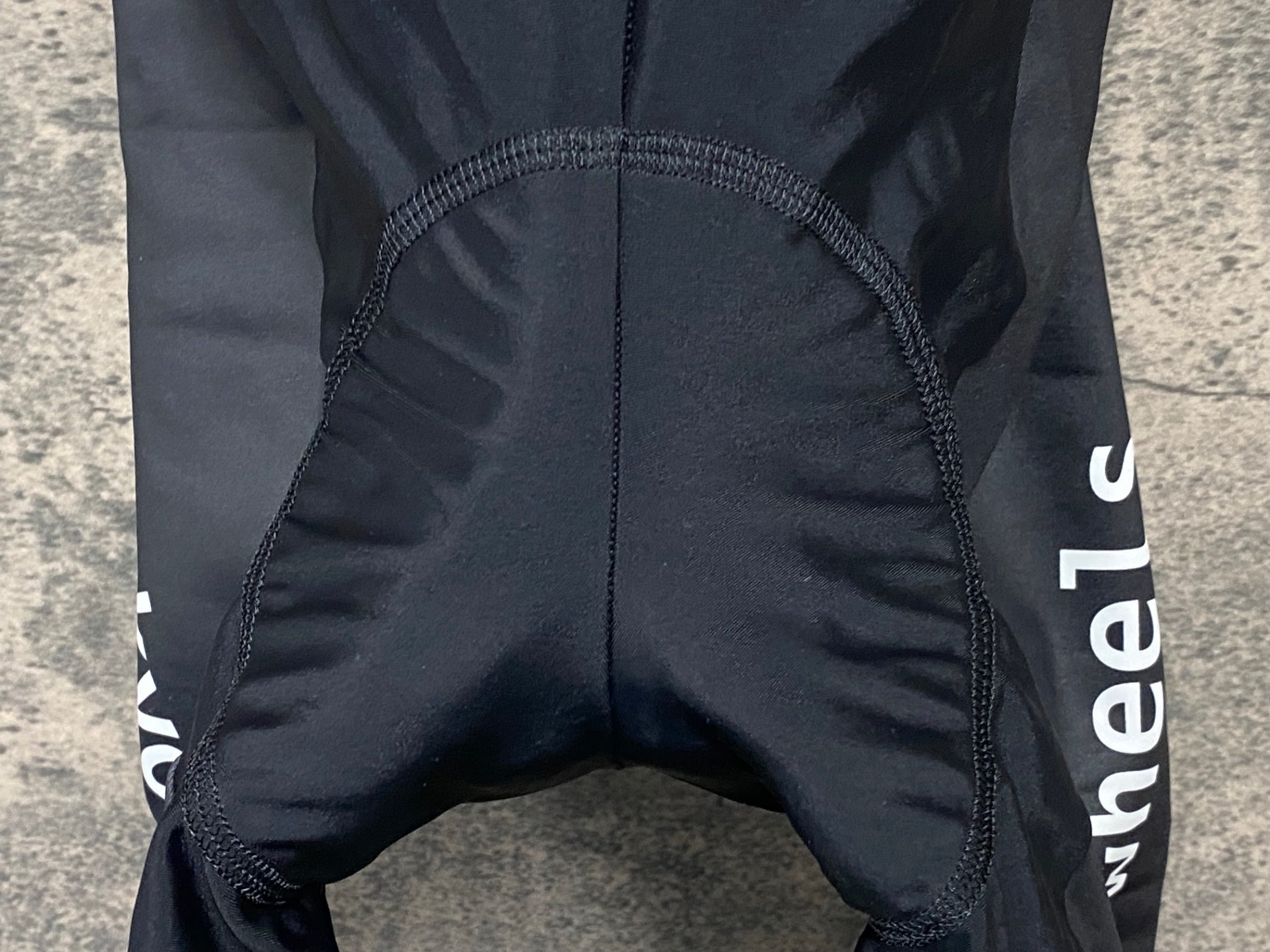 JS998 ピセイ PISSEI ビブショーツ 黒 黄 2 TOKYOWHEELS – BICI AMORE