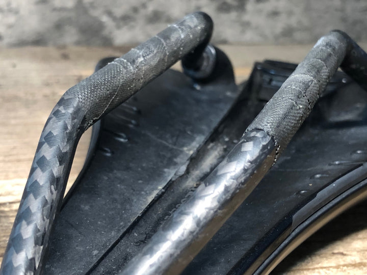 JN282 フィジーク fizik アリオネ ARIONE R1 VERSUS EVO CARBON サドル カーボンレール 130mm ※先端部剥がれのためジャンク