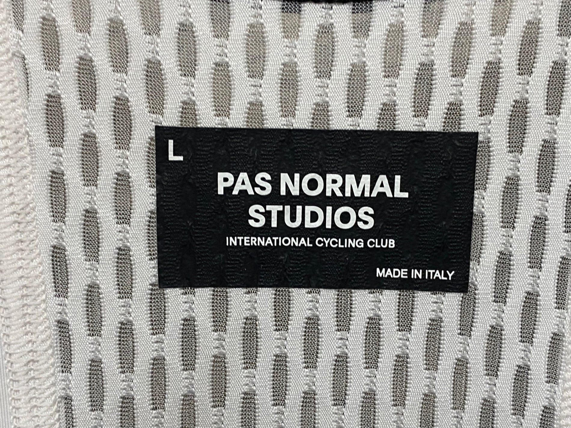 KA526 パスノーマルスタジオ PAS NORMAL STUDIOS MECHANISM BIB ビブ