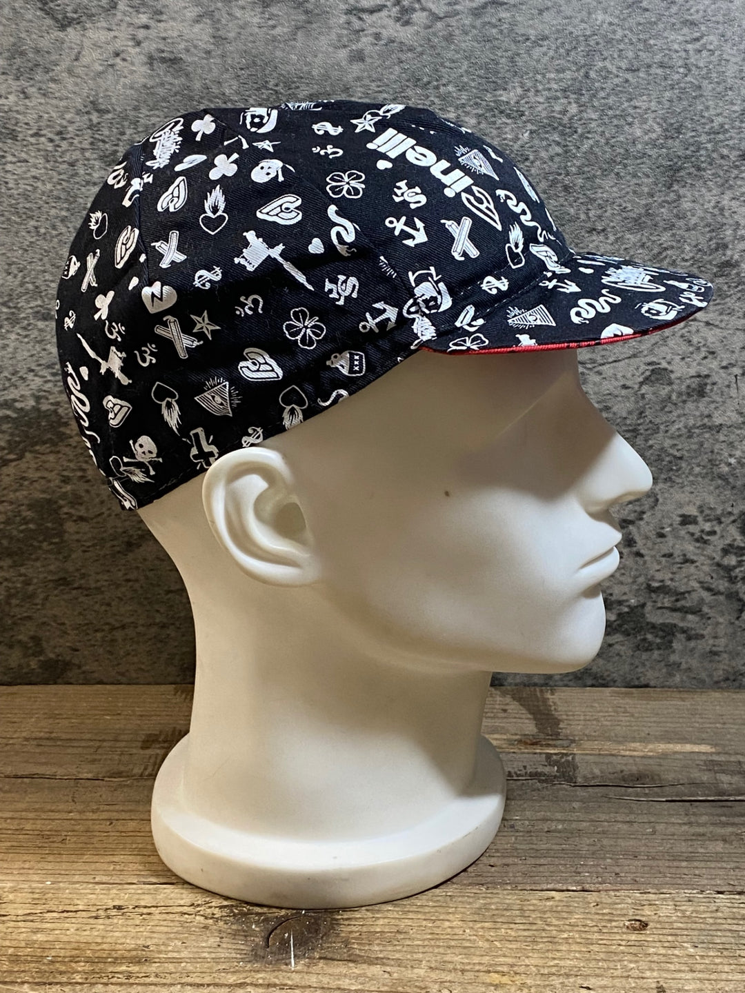 KE392 チネリ Cinelli マイクジャイアント サイクルキャップ 黒白赤 ※つばに折れ癖
