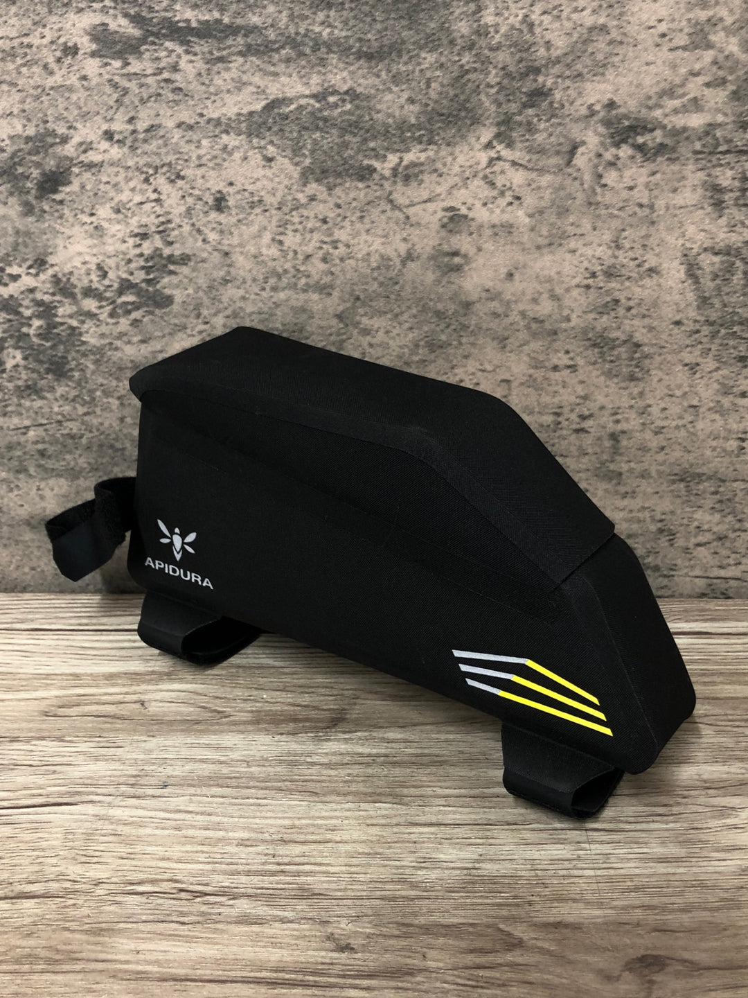 JY343 アピデュラ APIDURA RACING TOP TUBE PACK 1L トップチューブバッグ 黒