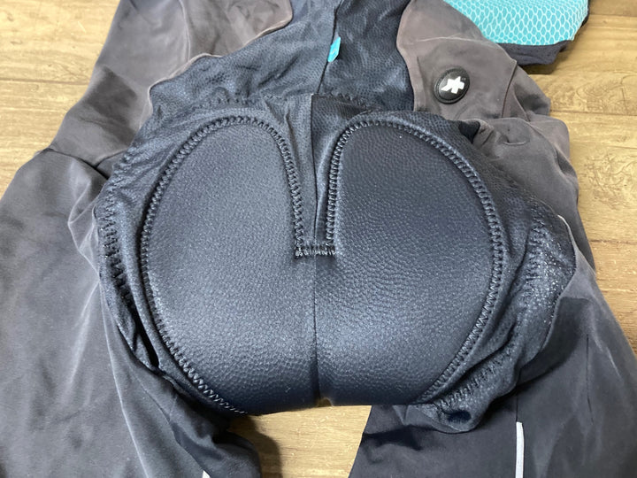 JQ955 アソス ASSOS Fi.13_S5 ビブショーツ 黒 M ※日焼け