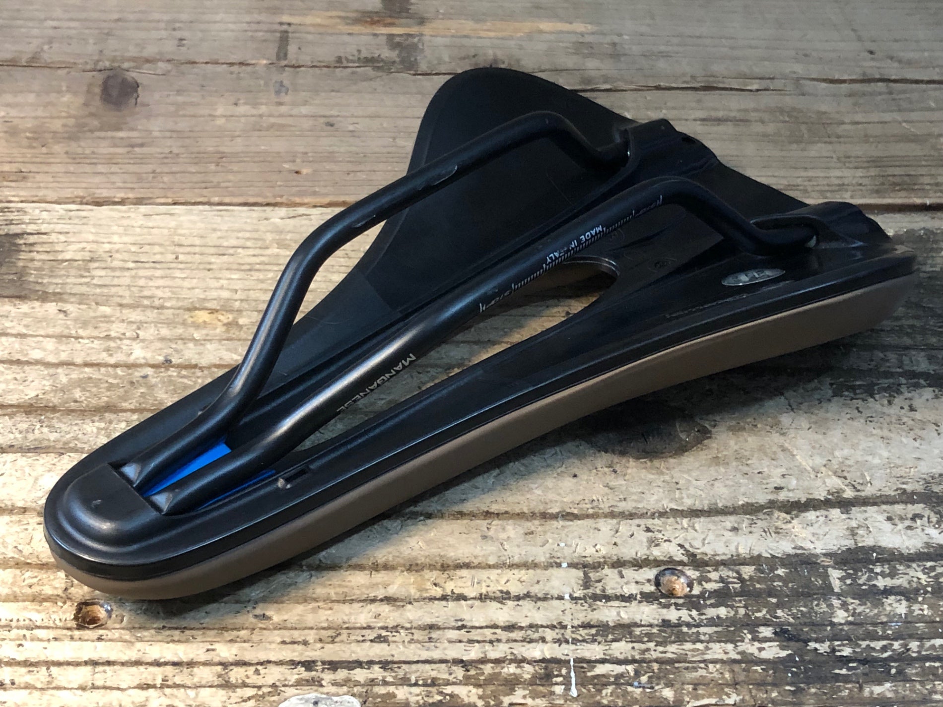JV308 セライタリア selle italia NOVUS EVO BOOST GRAVEL サドル 茶