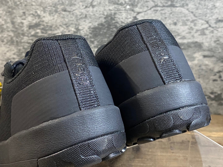 JP059 フィジーク FIZIK GRAVITA VERSOR ビンディングシューズ SPD EU43 黒