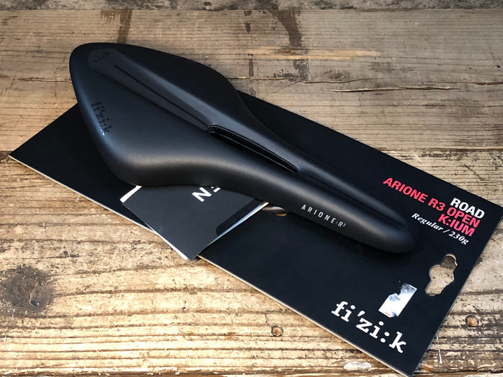 JQ753 フィジーク fizik アリオネ ARIONE R3 OPEN サドル Regular 黒 kium