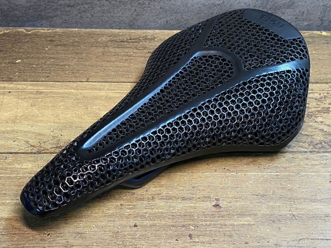 JH489 フィジーク fizik ベント ARGO VENTO R1 ADAPTIVE サドル カーボンレール 黒