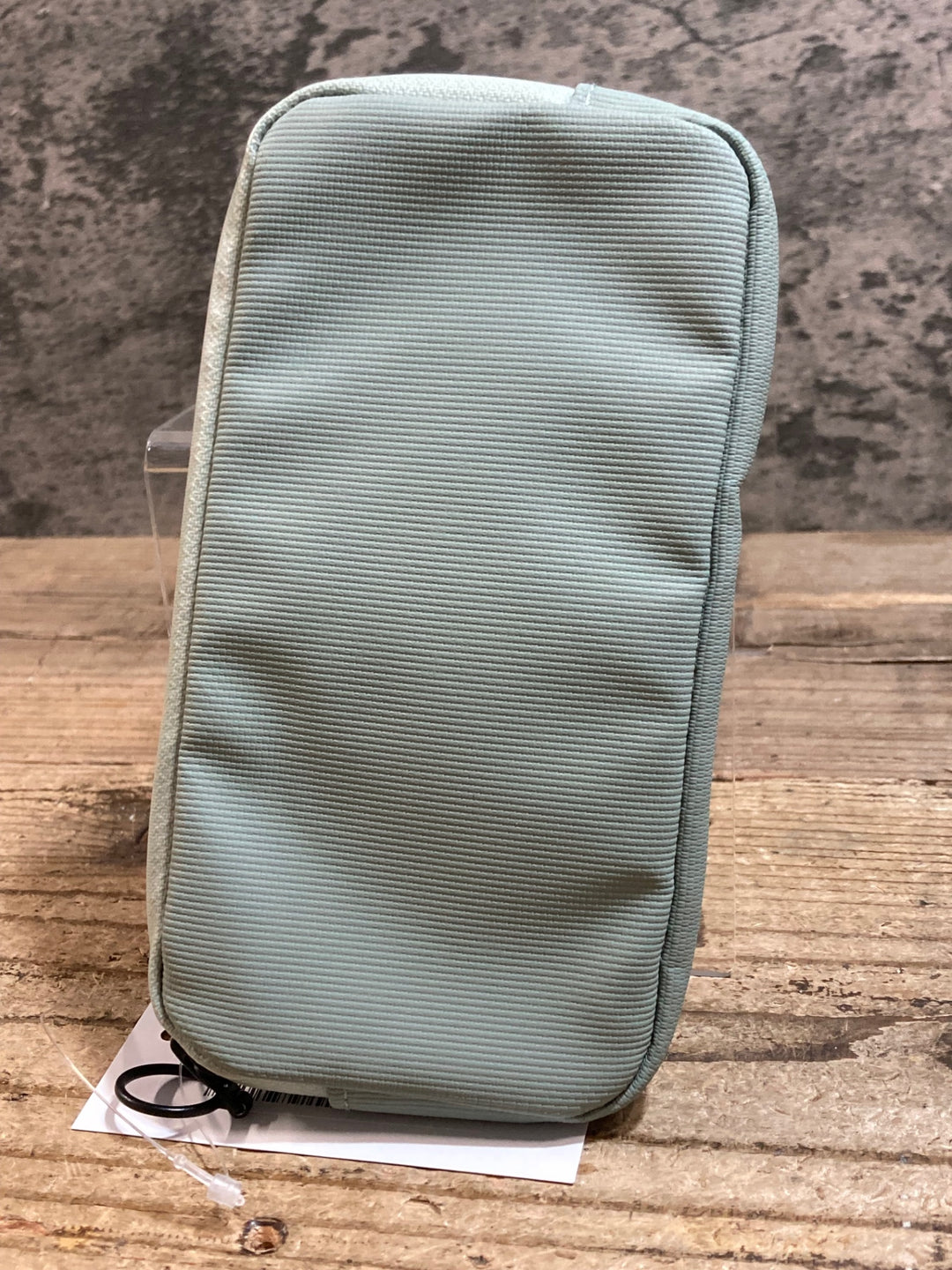 KB437 ラファ Rapha RAINPROOF ESSENCE CASE-LAGE サイクルポーチ
