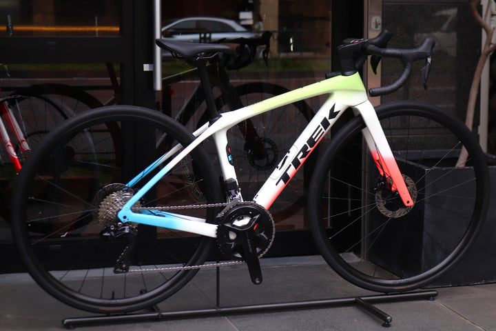 【105 Di2にカスタム！】 トレック TREK ドマーネ DOMANE SL5 GEN4 2026モデル 47サイズ シマノ 105 R7170 Di2 12S ロードバイク 【東京南麻布店】