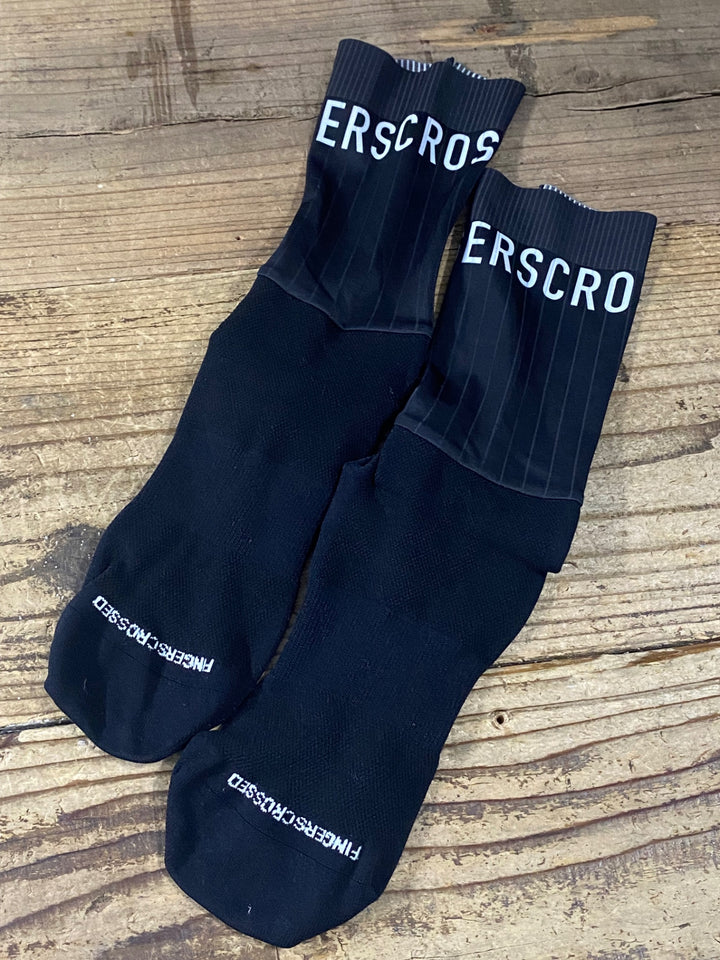 KM727 フィンガークロスド FINGERSCROSSED Aero Logo Black エアロソックス M 黒