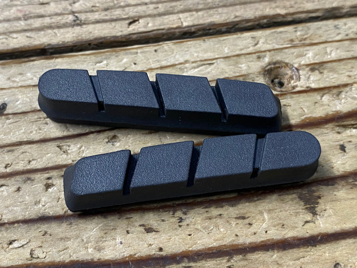 KI430 AX Lightness ブレーキパッド 4pcs カンパニョーロ用
